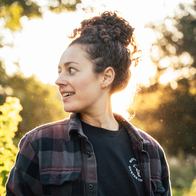 Monica of Catch & Release Natural wines in an Organic vineyard during harvest